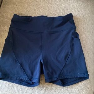 Lululemon track and train short 4”